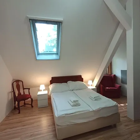 Partvilla מלון Balatonboglár