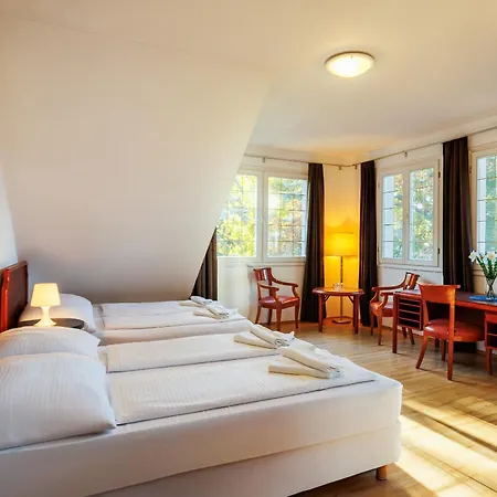 Partvilla Szálloda 2*