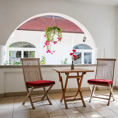 Hotel Partvilla Balatonboglár