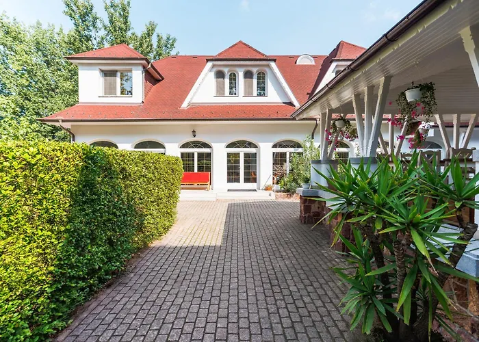 Hotel Partvilla Balatonboglár